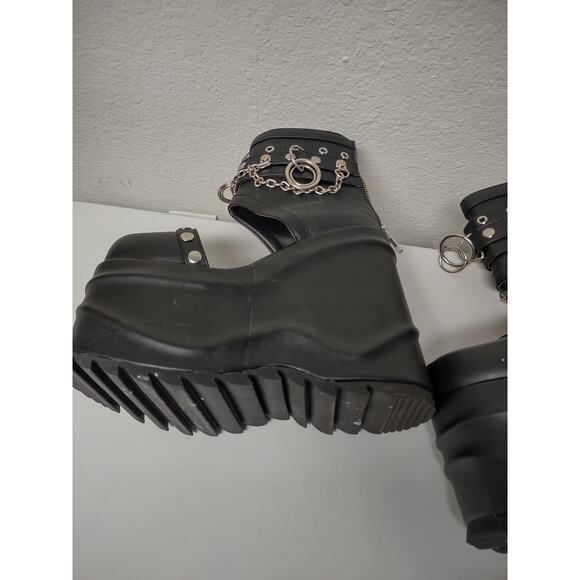 Demonia Wave 22 6” Platform Wedge Ankle Cutout Boot Goth Chain Halloween Sz 6 - Picture 11 of 16